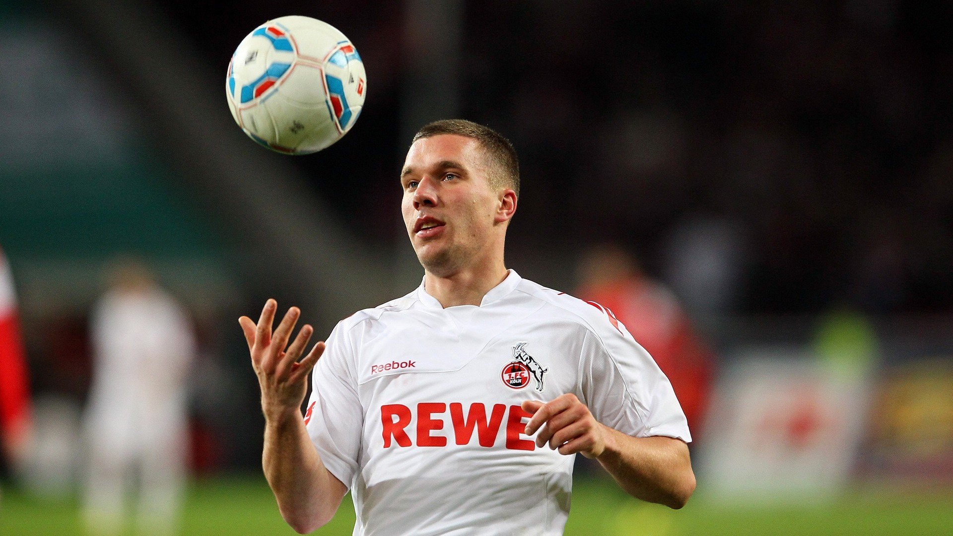 开云平台-里尔遭遇惨败,跌入积分榜倒数第三,里尔最近比赛